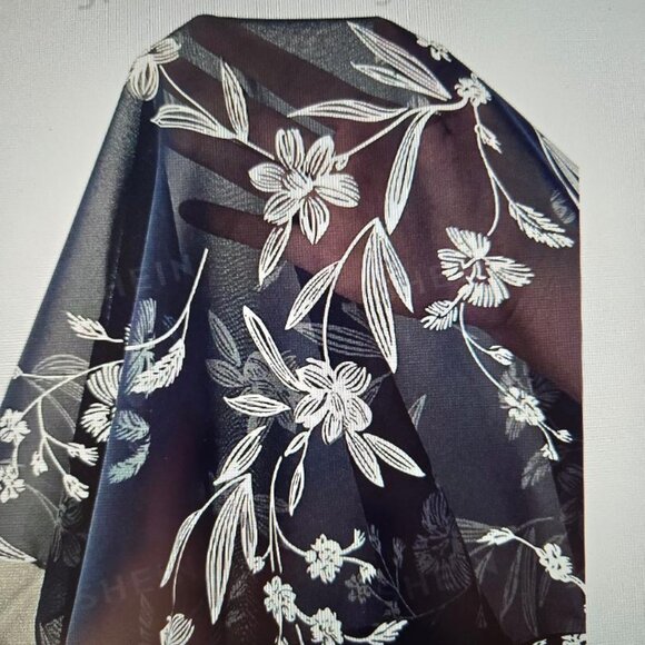 SHEIN LUNE Floral Print Petal Sleeve Blouse - Like new! - Picture 2 of 4